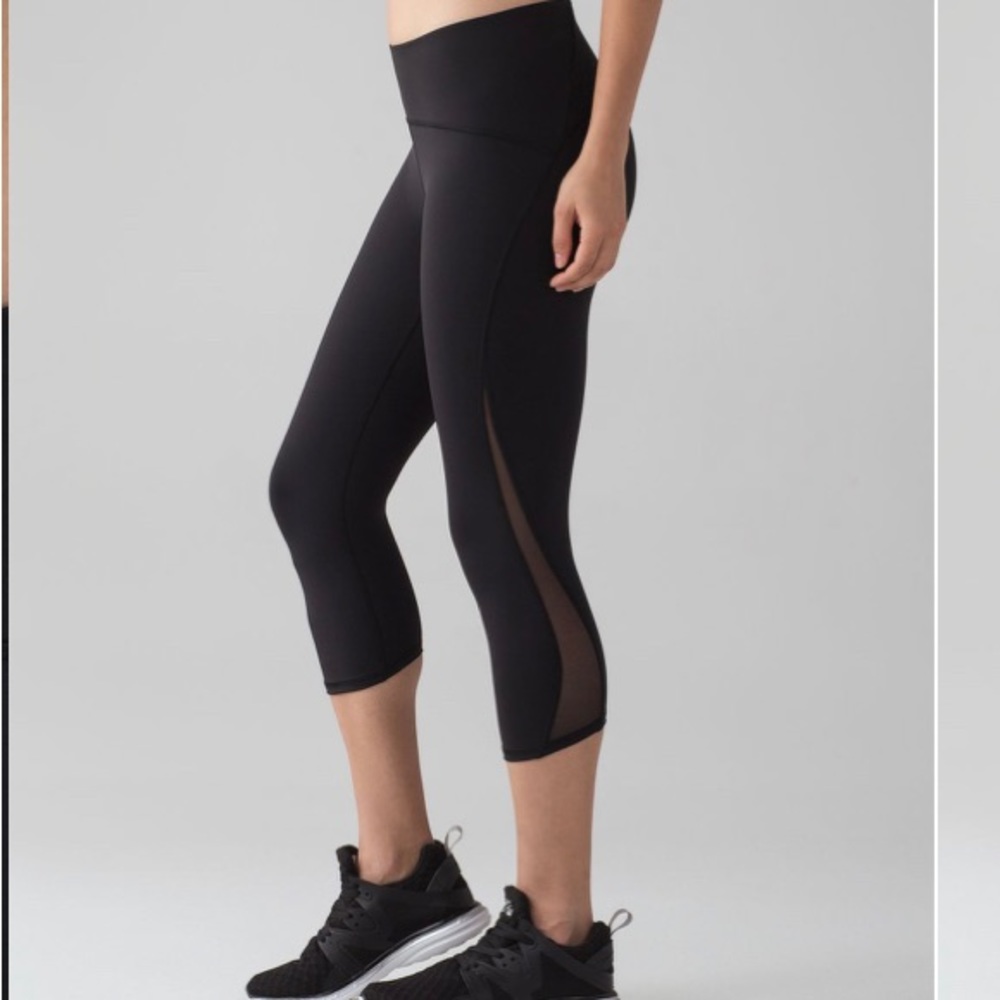 Lululemon Train Times Crop (17”) black size 8